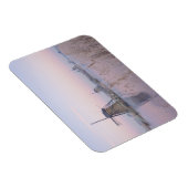 風車の上の冬の柔らかい日の出の光 マグネット (右側)