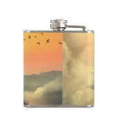 風車の山と雲 フラスク (裏面)