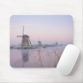 風車上の冬の柔らかい日の出ライト マウスパッド (マウス)