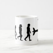 飛び生まれる – パイロットの進化 コーヒーマグカップ (中央)