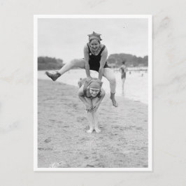 飛び跳ねるオンザビーチ ポストカード