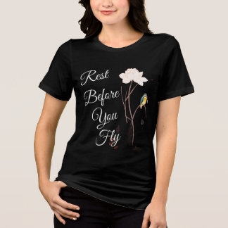 飛ぶ前に休息を - 鳥のデザイン 女性用Tシャツ トライブレンドTシャツ