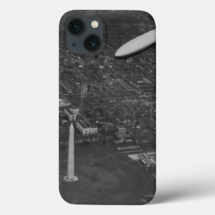 飛ぶ米国の飛行船「USSロサンゼルス」ZR3 iPhone 13ケース
