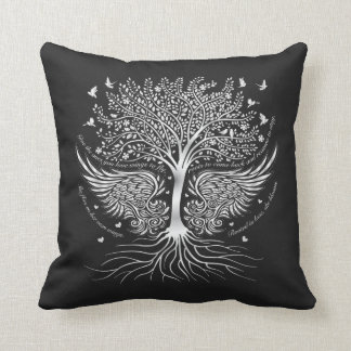 飛ぶ翼および根の装飾用クッションが付いている木 クッション