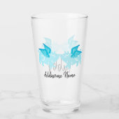 飛ぶ飛んでいると翼ティール（緑がかった色）のかわいい豚 タンブラーグラス (裏面)