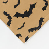 飛んでいるで黒いこうもり フリースブランケット (角)