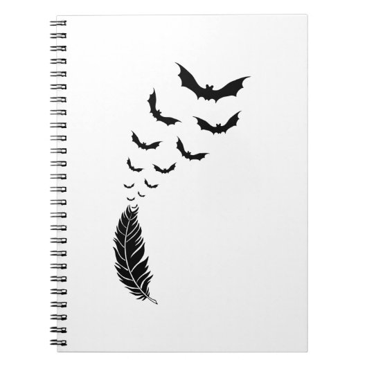 飛んでいるなこうもりが付いている羽 ノートブック (正面)