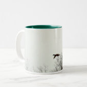 飛んでいるなガチョウ ツートーンマグカップ (正面左)