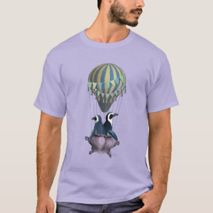 飛んでいるなペンギン2 Tシャツ