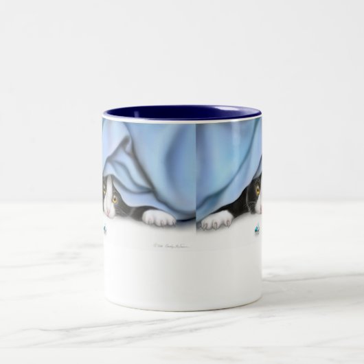飛んでいるな猫のおもちゃのマグ ツートーンマグカップ (中央)