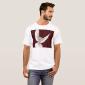 飛んでいるな白の鳩チョコレート色のギフト Tシャツ (正面フル)