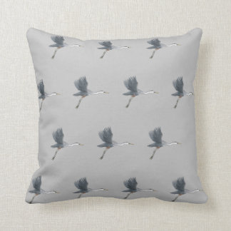 飛んでいるな素晴らしい青鷲 クッション