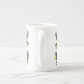 飛んでいるなCockatielは骨灰磁器のマグをオウム返しします ボーンチャイナマグカップ (裏面)