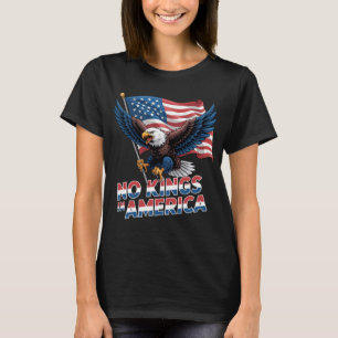 飛んでいるイーグル「No Kings in America」 Tシャツ