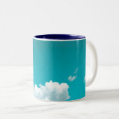 飛んでいるスティングレイツートーンコーヒーマグ ツートーンマグカップ (正面右)