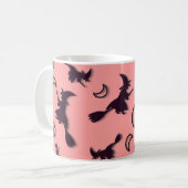 飛んでいるハロウィーンの夜3Dで半月の間の魔女 コーヒーマグカップ (正面左)