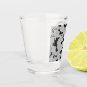 飛んでいるハロウィーンの夜3Dで半月の間の魔女 ショットグラス (左)