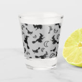 飛んでいるハロウィーンの夜3Dで半月の間の魔女 ショットグラス (正面)