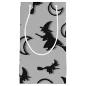 飛んでいるハロウィーンの夜3Dで半月の間の魔女 スモールペーパーバッグ (正面)