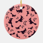 飛んでいるハロウィーンの夜3Dで半月の間の魔女 セラミックオーナメント (裏面)