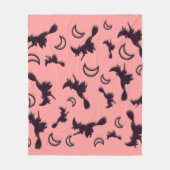 飛んでいるハロウィーンの夜3Dで半月の間の魔女 フリースブランケット (正面)