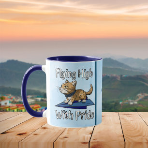 飛んでいるプライドの高い猫が紙飛行機 マグカップ