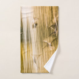 飛んでいる貝 – 抽象芸術 ハンドタオル