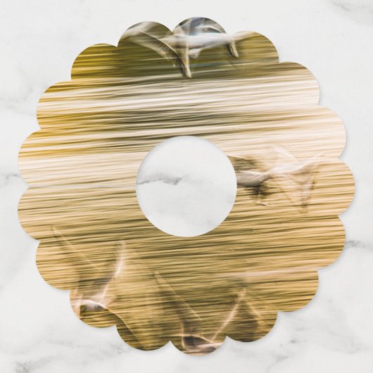 飛んでいる貝 – 抽象芸術 ワイングラスタグ (裏面)