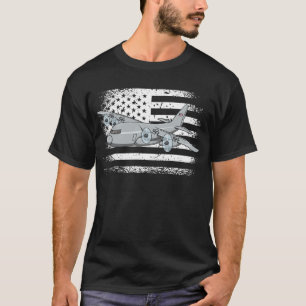 飛んでいるC-130米国国旗軍隊C130ヘラクレス Tシャツ