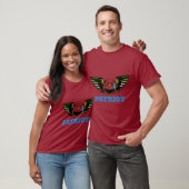 飛んでいるEagle、追加文字 Tシャツ (ユニセックス)