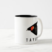 飛パーソナライズされた行中の赤翼の黒鳥 ツートーンマグカップ (正面右)