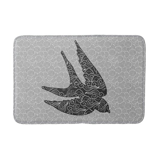 飛日本の行中のツバメ、木炭とライトグレー バスマット (正面)