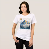 飛行する鳥たちと山々の絵画 トライブレンドTシャツ (正面全面)