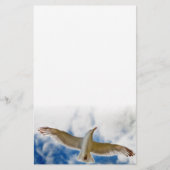 飛行中にすべっているカモメは青空と閉まります 便箋 (正面)