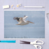 飛行中のペリカンのイメージを持つティッシュペーパー 薄葉紙 (クラフト)