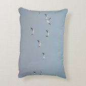 飛行中のペリカン アクセントクッション (裏面(縦))