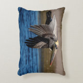 飛行中のペリカン アクセントクッション (正面(垂直))