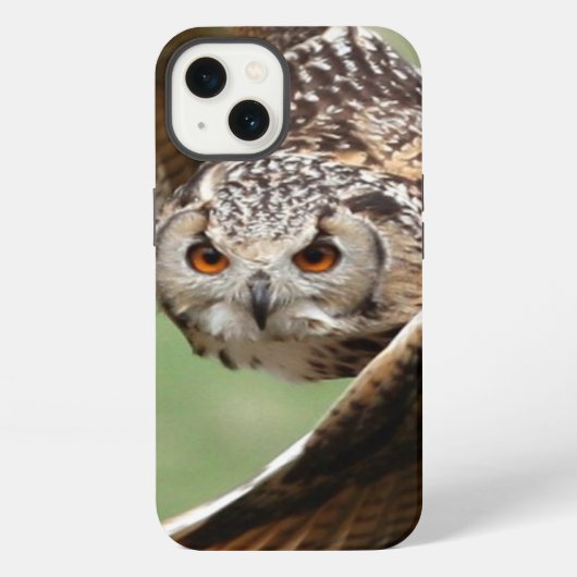 飛行中のワシミミズク iPhoneケース (裏面)