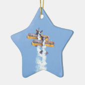 飛行中の曲技飛行の複葉機 セラミックオーナメント (左)