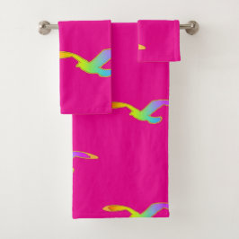 飛行中の鳥がホットピンクを繰り返す バスタオルセット