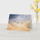 飛行中の鳥の群れ カード (黄色い花)