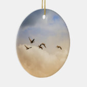 飛行中の鳥の群れ セラミックオーナメント (右)