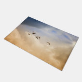 飛行中の鳥の群れ ドアマット (アングル)