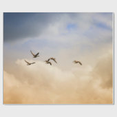 飛行中の鳥の群れ ラッピングペーパー (フラット)