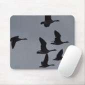 飛行中のB46カナダのガチョウ マウスパッド (マウス)