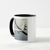 飛行中のB-52ストラトフォートレス マグカップ (正面左)