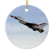 飛行中のF-16サンダーバード