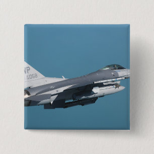 飛行中のF-16戦いの《鳥》ハヤブサ 缶バッジ