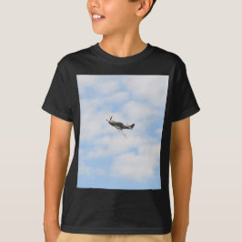 飛行中のP51ムスタング Tシャツ