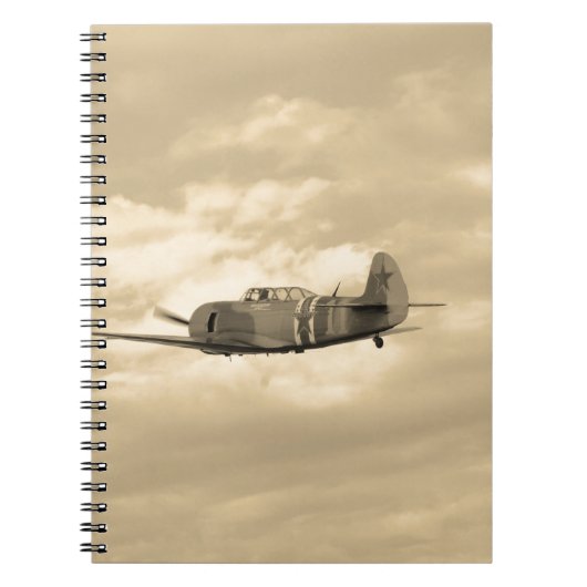 飛行中のYak 11 ノートブック (正面)